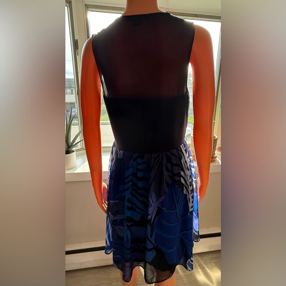 Armani Exchange Navy and White Leaf Print Mini Dress - Picture 2 of 7